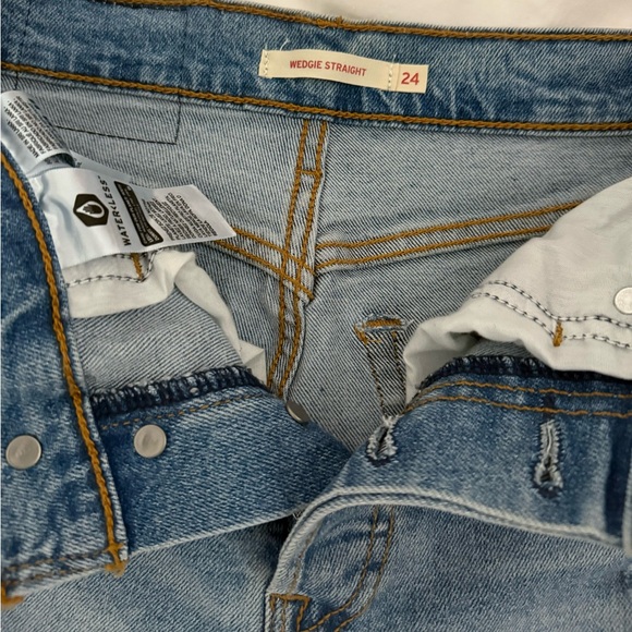 Levi’s Wedgie Straight Denim Jeans - Picture 4 of 4